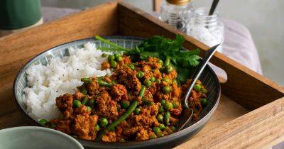 Peter Andre’s ‘packed with veggies’ creamy keema curry recipe for just £1 - www.ok.co.uk - Beyond