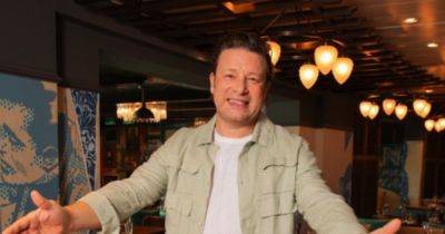 Jamie Oliver's 'delicious' one-pot chicken recipe perfect for a midweek dinner - www.dailyrecord.co.uk - Beyond