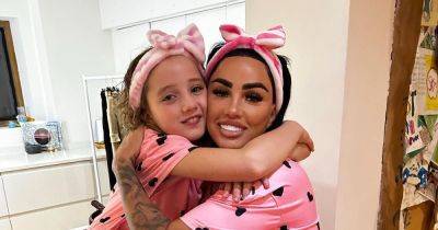 Katie Price's bank card blocked as daughter Bunny, 9, goes on shopping spree online - www.ok.co.uk