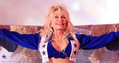 Dolly Parton Wears Dallas Cowboy Cheerleaders Uniform During Thanksgiving Halftime Show Performance! - www.justjared.com - Texas - Washington - county Arlington