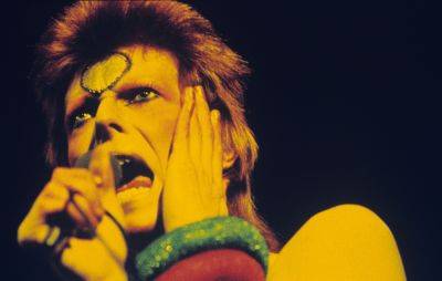David Bowie’s handwritten lyric sheet valued at £100,000 for auction - www.nme.com