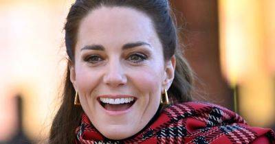 We’ve found Kate Middleton’s exact tree-decorating Christmas jumper – and a £40 alternative - www.ok.co.uk