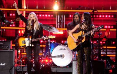Watch Sheryl Crow perform with Olivia Rodrigo for Rock and Roll Hall of Fame 2023 - www.nme.com - USA