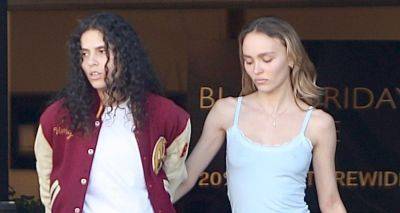 Lily-Rose Depp & Girlfriend 070 Shake Hold Hands While Furniture Shopping - www.justjared.com - Los Angeles