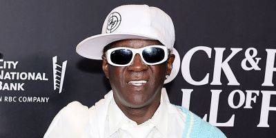 Flavor Flav Reps Taylor Swift Merch at the Rock & Roll Hall of Fame Induction Ceremony - www.justjared.com - city Brooklyn