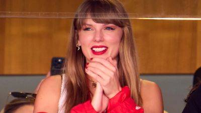 Taylor Swift Appeared to Host an NFL Viewing Party to Cheer on Travis Kelce - www.glamour.com - New York - Germany - county Turner - Kansas City