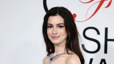 Anne Hathaway Revived an Iconic Britney Spears Look, and I Am Agog - www.glamour.com