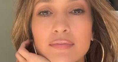 Jennifer Lopez has shared her exact lip lining method, and it’s inspired by Cindy Crawford - www.ok.co.uk