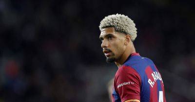 Manchester United 'in the race to sign Barcelona's Ronald Araujo' and other transfer rumours - www.manchestereveningnews.co.uk - Manchester - Sancho - Saudi Arabia