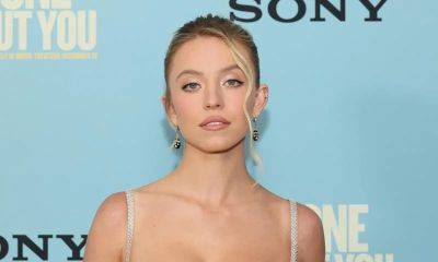 Sydney Sweeney reveals she was bitten by a spider while shooting ‘Anyone But You’ - us.hola.com - Australia