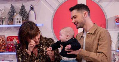 Lorraine Kelly breaks down in tears as she welcomes husband and baby of late ITV producer Hannah Hawkins - www.dailyrecord.co.uk - Scotland