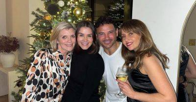 ITV Coronation Street legends glam up as they reunite for festive night out - www.ok.co.uk