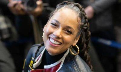 Alicia Keys reminds fans she has an incredible Christmas album with ‘Santa Baby’ - us.hola.com