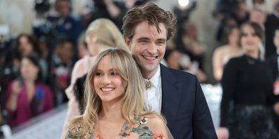 Robert Pattinson & Suki Waterhouse are Engaged & 'Want to Be Married,' According to Sources - www.justjared.com