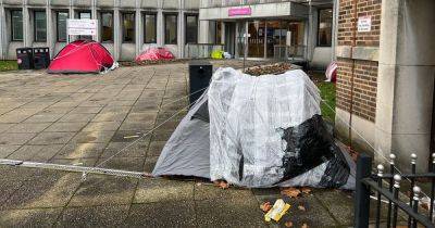Homeless tents appear at door of Salford city council - www.manchestereveningnews.co.uk - Manchester - city Salford