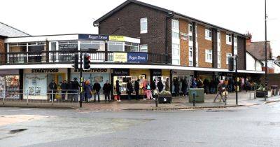 Huge queues from 'dawn until dusk' at butchers days before Christmas - www.manchestereveningnews.co.uk - Manchester