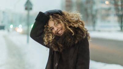5 Cold Weather Tips For Your Best Hair Ever This Winter - www.glamour.com