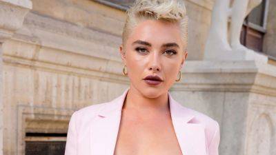 ‘Dune: Part Two’ Star Florence Pugh Gets Hit In The Face By Object During CCXP Appearance - deadline.com - Brazil - Chicago - Las Vegas - Austria - county Butler