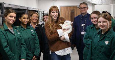 Animal magic with opening of new Tameside College centre - www.manchestereveningnews.co.uk - Manchester