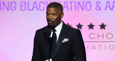 Jamie Foxx Gives Emotional Speech in First Appearance Since Medical Emergency - www.justjared.com - Los Angeles