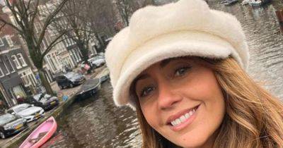 Coronation Street star Samia Longchambon is flooded with compliments by co-stars as they're distracted by 'new' look - www.manchestereveningnews.co.uk - Britain - city Amsterdam