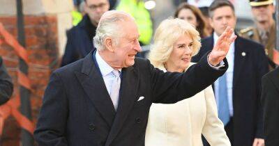 King Charles III Reveals Hole in Sock During Mosque Visit: Photo - www.usmagazine.com - Britain - Scotland - London