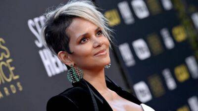 Halle Berry Took a Big Fall During a Charity Event and Handled It in the Most Hilarious Way - www.glamour.com