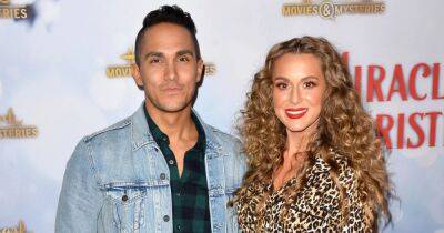 Alexa PenaVega Admits Her ‘Favorite’ Proposal Idea Is Something Husband Carlos PenaVega Wasn’t Able to Pull Off: He ‘Chickened Out’ - www.usmagazine.com - city Kingston - county Love