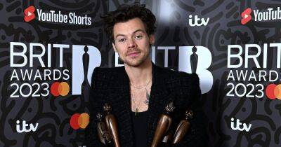 Harry Styles Sweeps at 2023 Brit Awards, Thanks Former One Direction Bandmates During Speech: Photos - www.usmagazine.com - Britain - Scotland