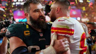 Travis Kelce Emotionally Reacts to Beating Brother Jason at the Super Bowl: 'I Love Him' - www.etonline.com - Arizona - Philadelphia, county Eagle - county Eagle - Kansas City