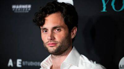Penn Badgley Calls Out Netflix for Sexy Serial Killer Portrayals - www.glamour.com