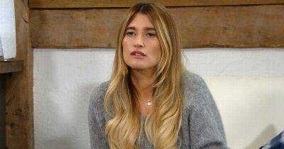 Emmerdale's Charley Webb unveils new cropped hairdo as she ditches long locks - www.ok.co.uk