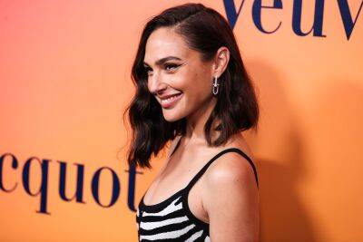 Gal Gadot Shares Footage From Her Tropical Galentine’s Day Vacation - etcanada.com - India - Seychelles