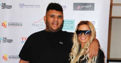 Katie Price heartbroken over derogatory messages from police about Harvey - www.msn.com