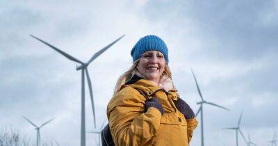 Scots ovarian cancer survivor becomes world's first 'turbine bagger' at windfarm - www.dailyrecord.co.uk - Britain - Scotland
