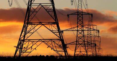 Hundreds of people affected as huge power cut reported in Stockport - www.manchestereveningnews.co.uk