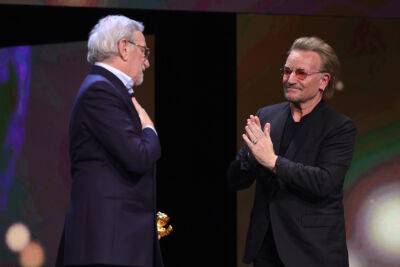 Bono Presents Steven Spielberg With Berlin Film Festival’s Honorary Golden Bear - deadline.com - Germany - Berlin