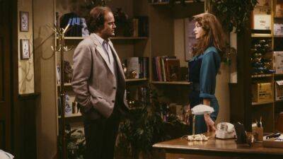 Kelsey Grammer 'Would Have Loved' If Kirstie Alley Was in 'Frasier' Revival (Exclusive) - www.etonline.com - Los Angeles - state Massachusets