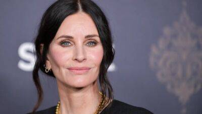 Courteney Cox Gives Herself a ‘Gen Z Girl’ Makeover - www.glamour.com