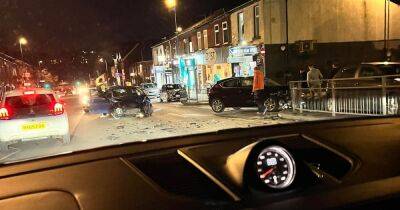 Woman rushed to hospital following crash in Stalybridge - www.manchestereveningnews.co.uk - Manchester