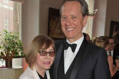 Richard E Grant inundated with support as he emotionally returns to home where wife died - www.msn.com