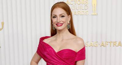 Jessica Chastain Goes Glam in Fuchsia Gown for SAG Awards 2023 - www.justjared.com - Los Angeles - George