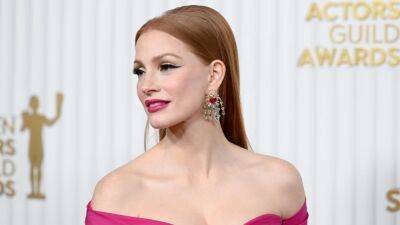 Jessica Chastain Trips Up Stairs While Accepting SAG Award, Thanks 'Very Nice' Men Who Helped Her (Exclusive) - www.etonline.com - California - city Century, state California