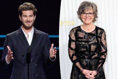 Andrew Garfield on Sally Field’s SAGs award: She ‘never gets high on her own supply’ - nypost.com - Hollywood - California - Malibu