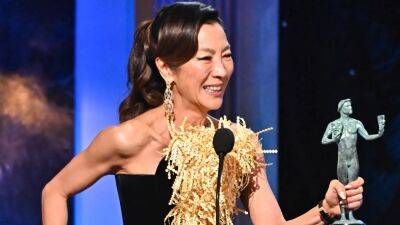 Michelle Yeoh Thanks SAGs for Giving Her 'a Seat at the Table' During 'Everything Everywhere All at Once' Win - www.etonline.com
