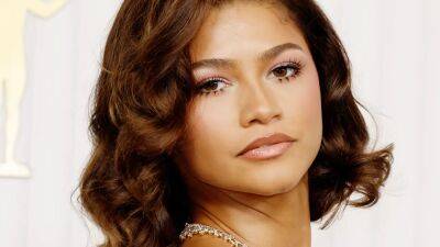 Zendaya Wears Pink Custom Valentino to the SAG Awards; Remains Flawless - www.glamour.com - city Tinseltown