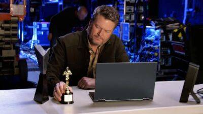 'The Voice' Coaches Parody 'The Office' to Celebrate Blake Shelton's Final Season (Exclusive) - www.etonline.com