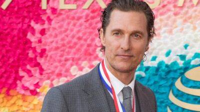 See Matthew McConaughey and His Mini-Me Sons in Rare Photo - www.etonline.com