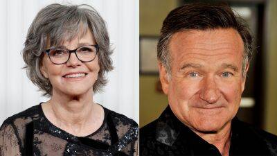 Sally Field says 'Mrs. Doubtfire' co-star Robin Williams 'should be growing old like me' - www.foxnews.com - Hollywood