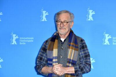Steven Spielberg ‘Didn’t Think’ Critically Acclaimed ‘Jaws’ Would Succeed: ‘In My Mind, The Shark Looked Dumb’ - etcanada.com - county Dallas - county Crawford